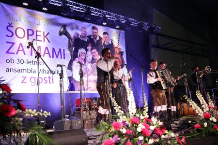 Koncert Šopek za mami ob 30-letnici ansambla Viharnik (26)